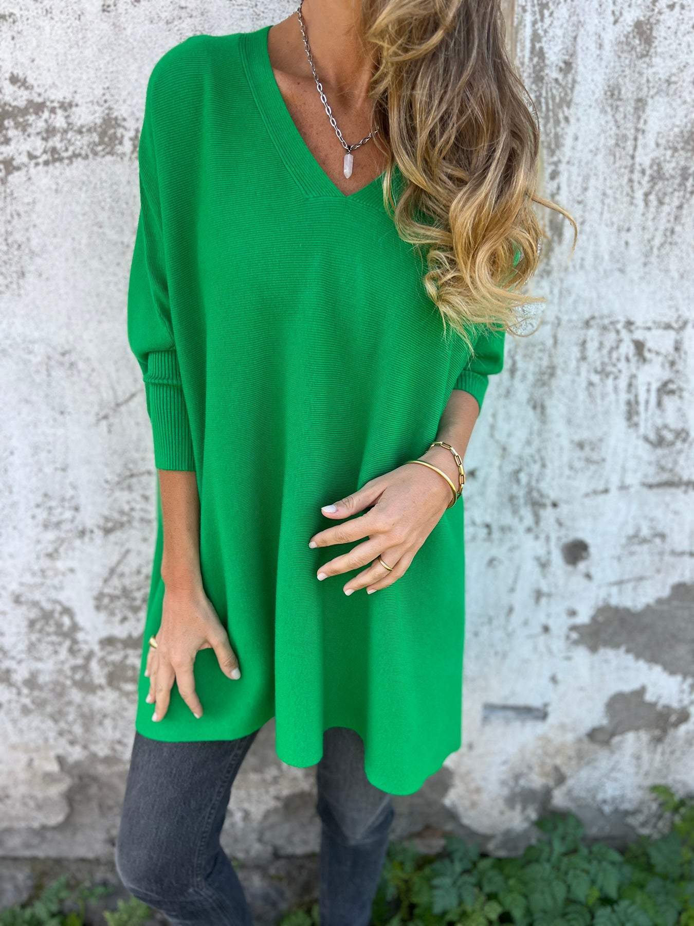 Anna™ | Comfortable knitted sweater with V-neck and long sleeves
