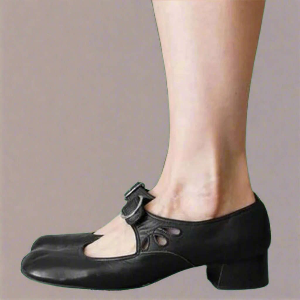 Black / 35