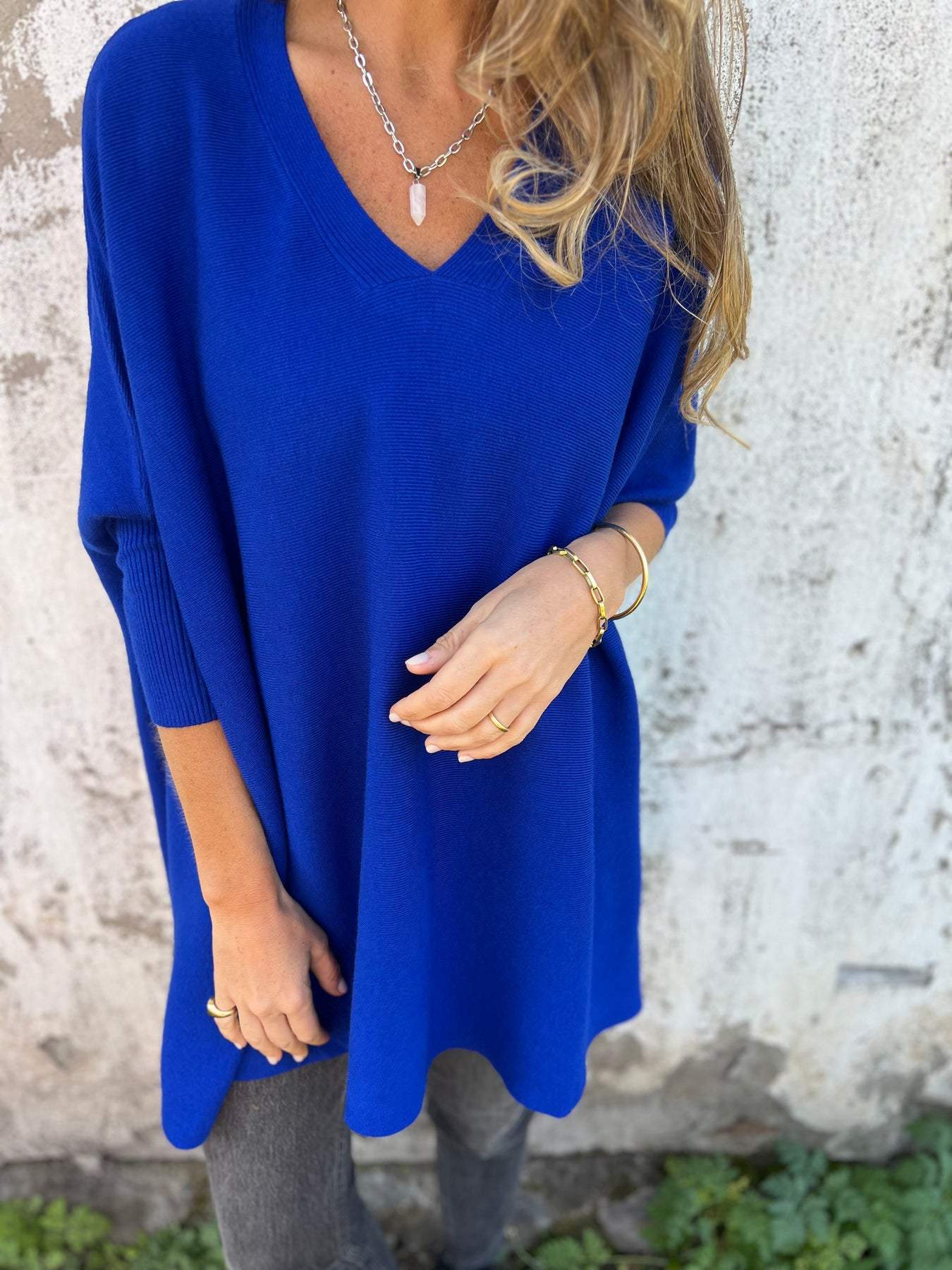 Anna™ | Comfortable knitted sweater with V-neck and long sleeves