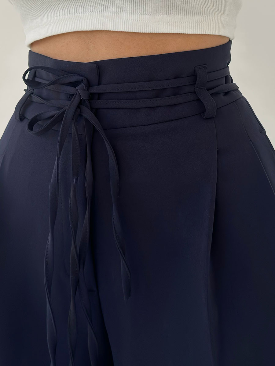 Lina™ | Elegant wide-leg trousers with high waistband and belt detail