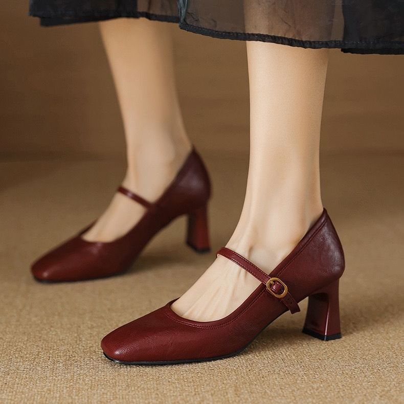Clara - Classic Leather Mary Janes