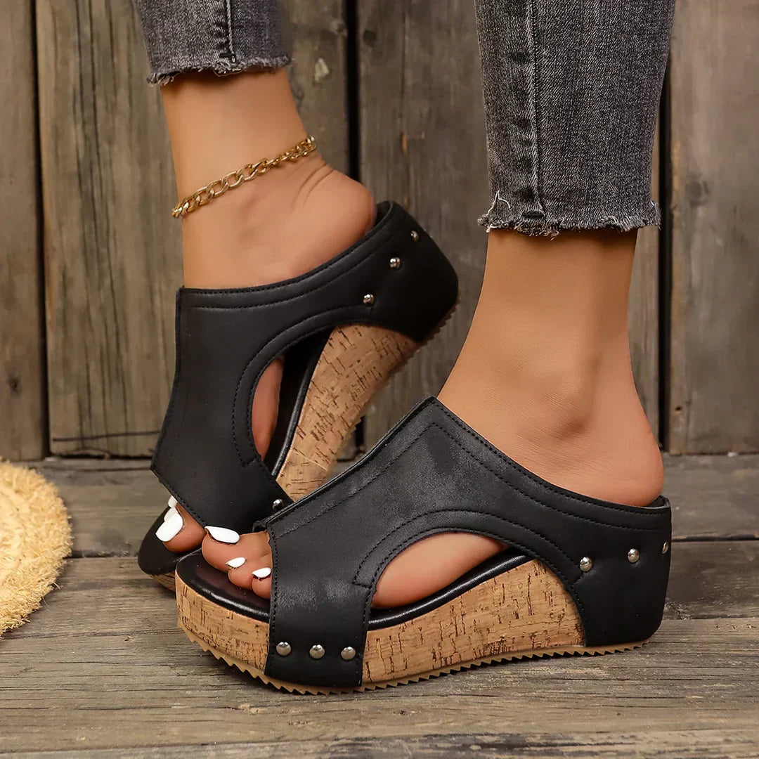 Black / 35