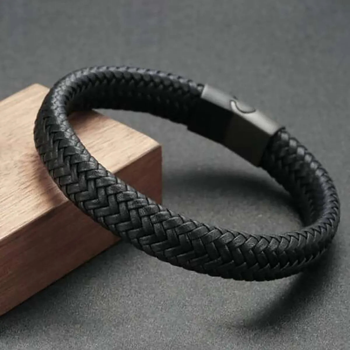 Loranor Bracelet - Luxe Leather
