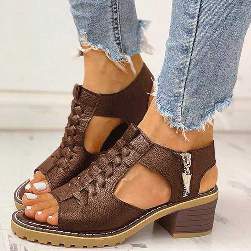 Brown / 34